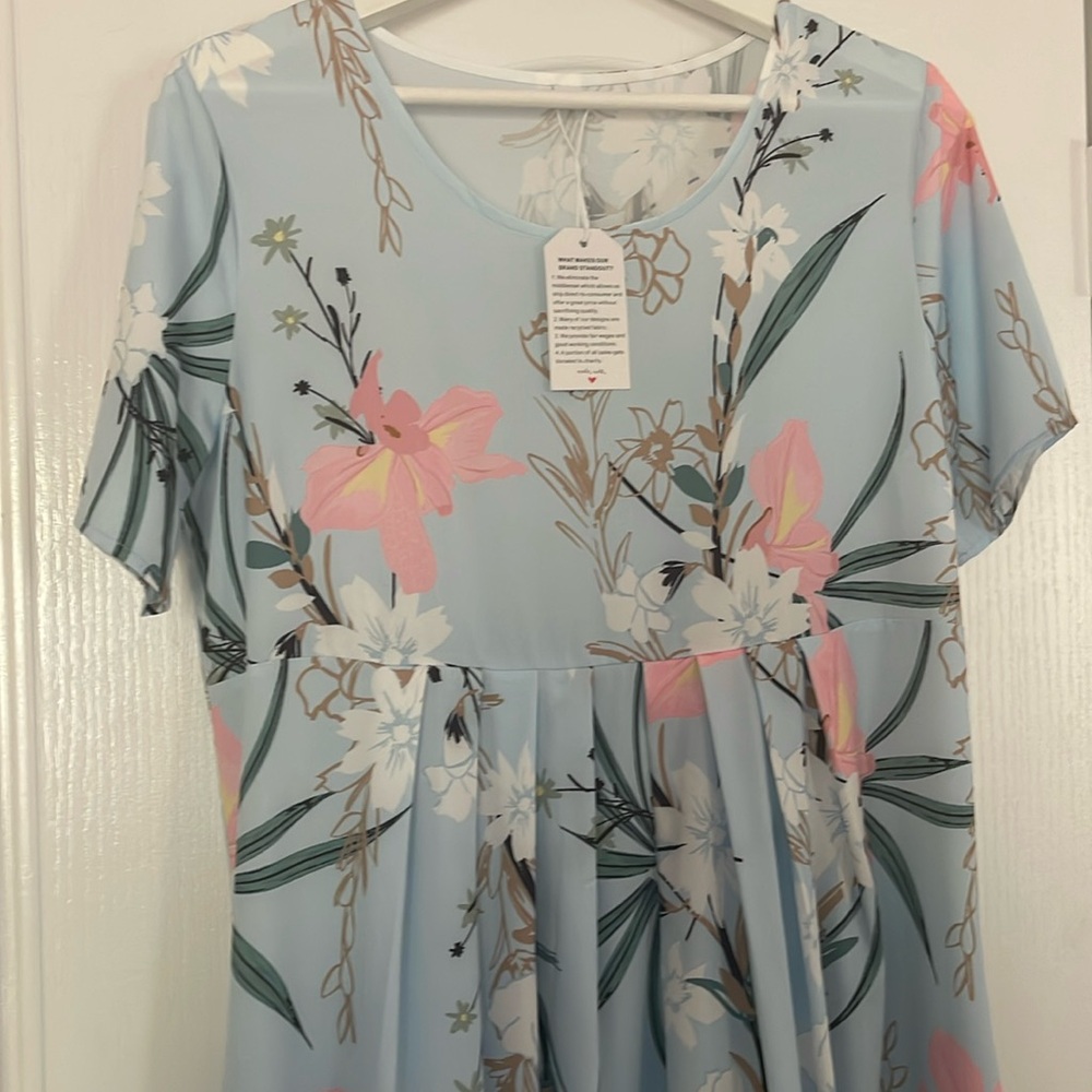 Silk dress  loose style with a high waist, flexible size 8-14, new with tags